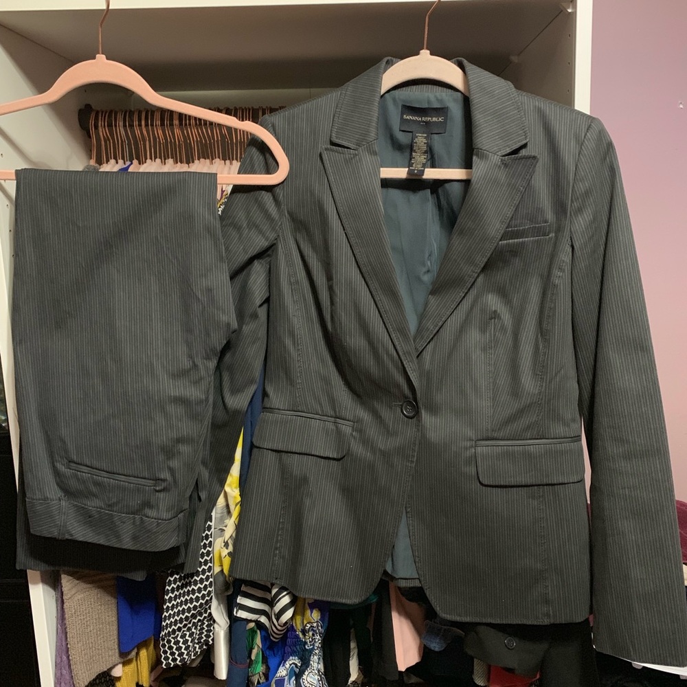 Banana Republic business blazer and pants suit 8